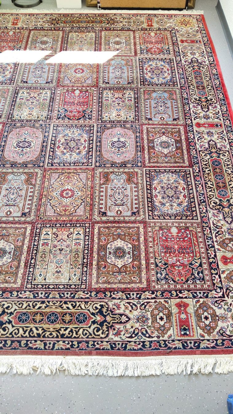 Tapis: Ancien tapis – D'occasion à Malleray par Frederic24