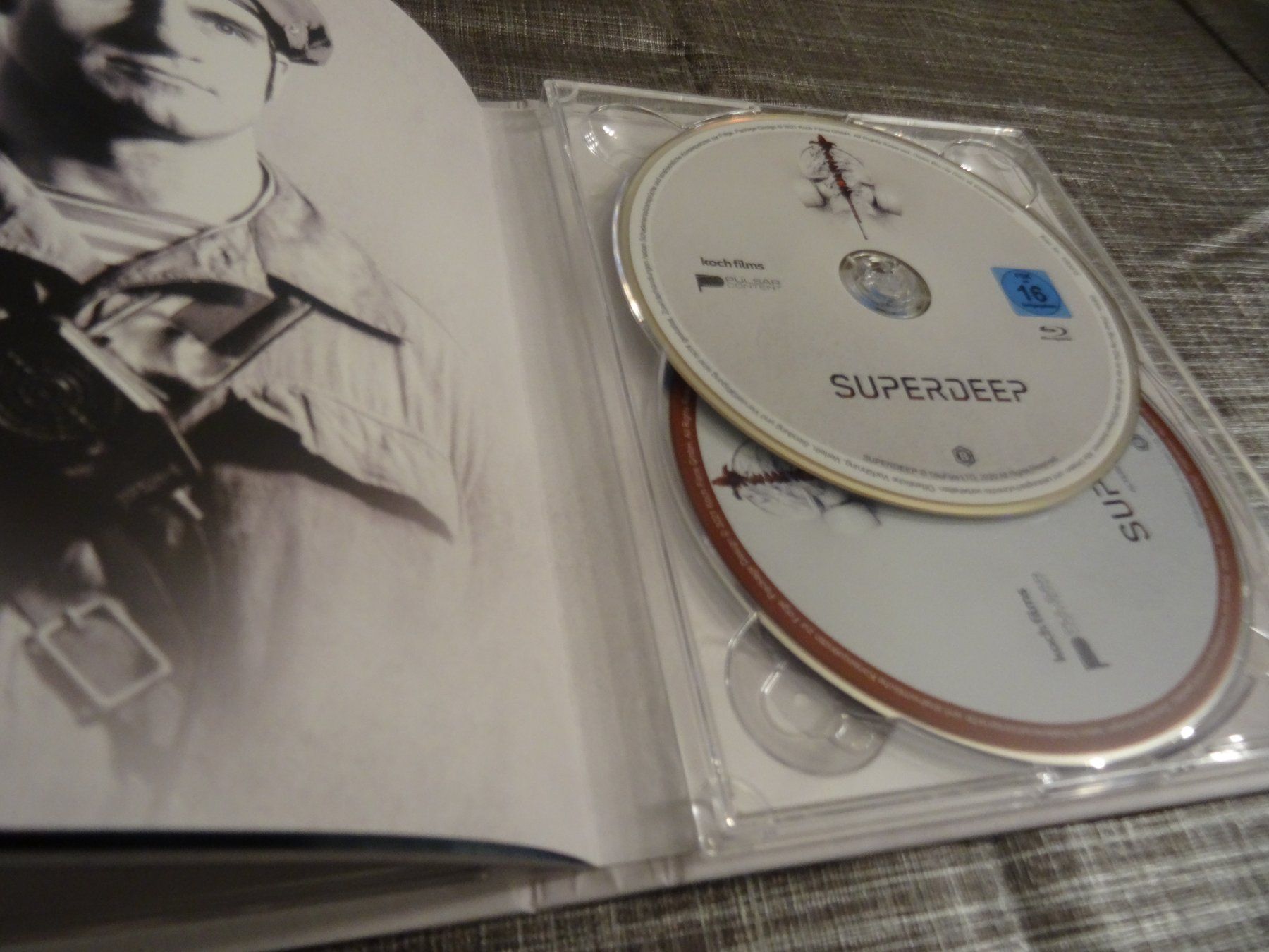 Tutti i DVDs: Superdeep - Limited Edition 3-Disc - Blu-Ray MEDIABOOK – Usato da Olten venduto da Disc-Verkauf 2