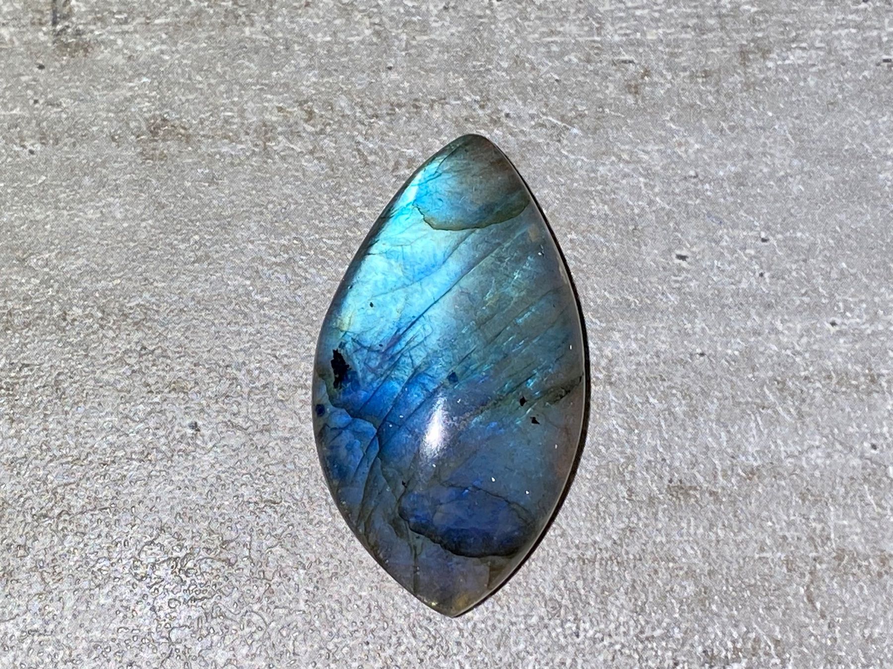 Pierres précieuses: Labradorit (55.50 ct) – Neuf avec emballage d'origine à Laax par Kiki_Kingdom3 4