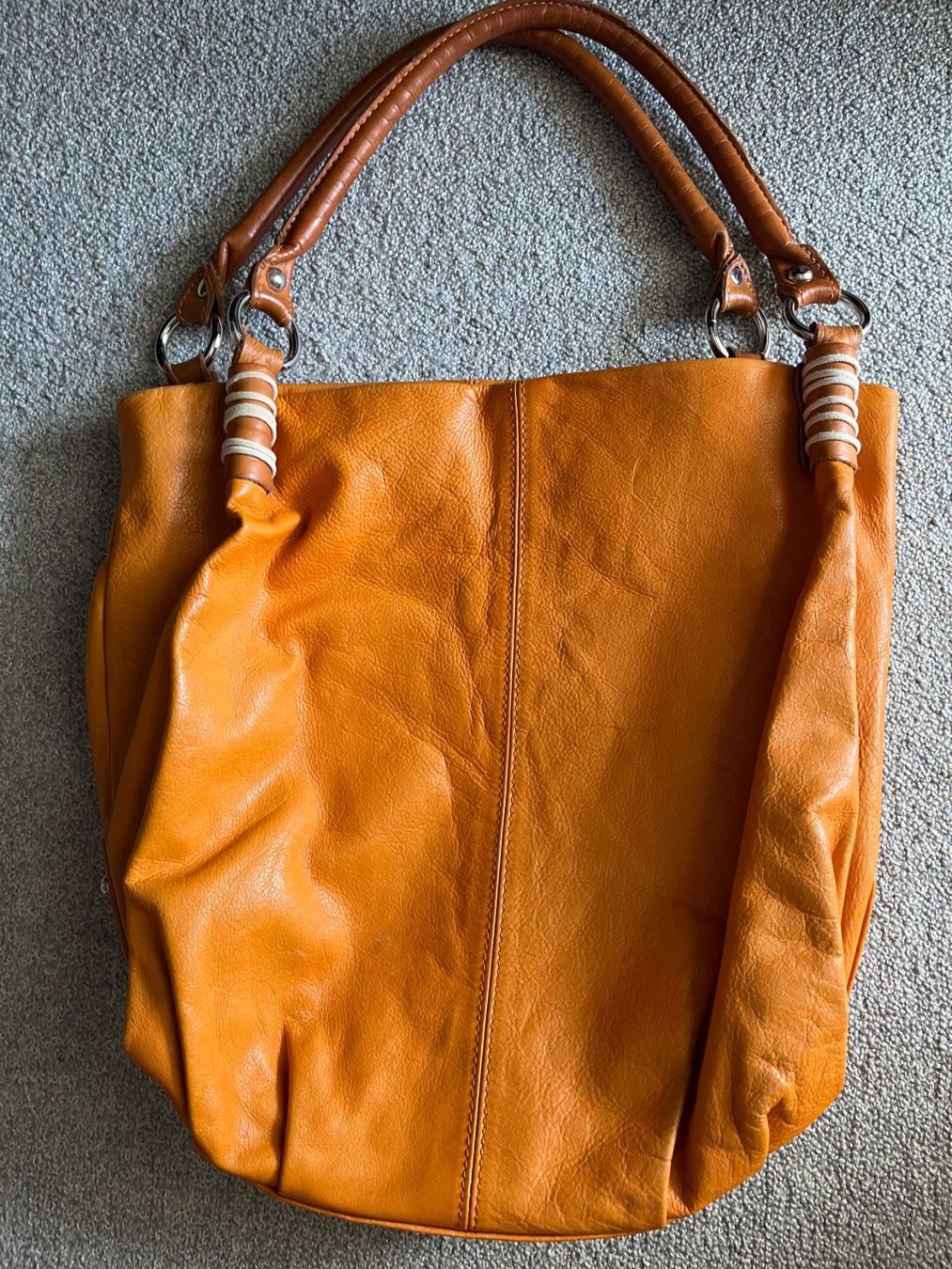 Sacs femmes: Grosse Ledertasche . Italia – D'occasion à Rekingen AG par Maxim5332G 1