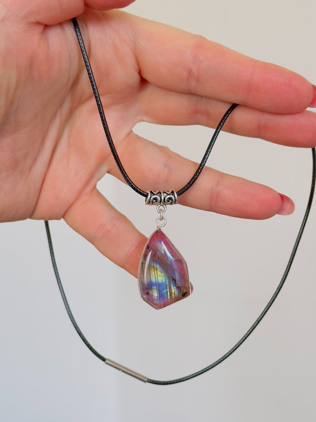 Altri gioielli: LOT Color Enhanced Red Labradorite Handmade – Nuovo e nell'imballaggio originale da Genève venduto da AGBERG 7
