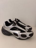 Nike Air Max Muse Noires et Argentées