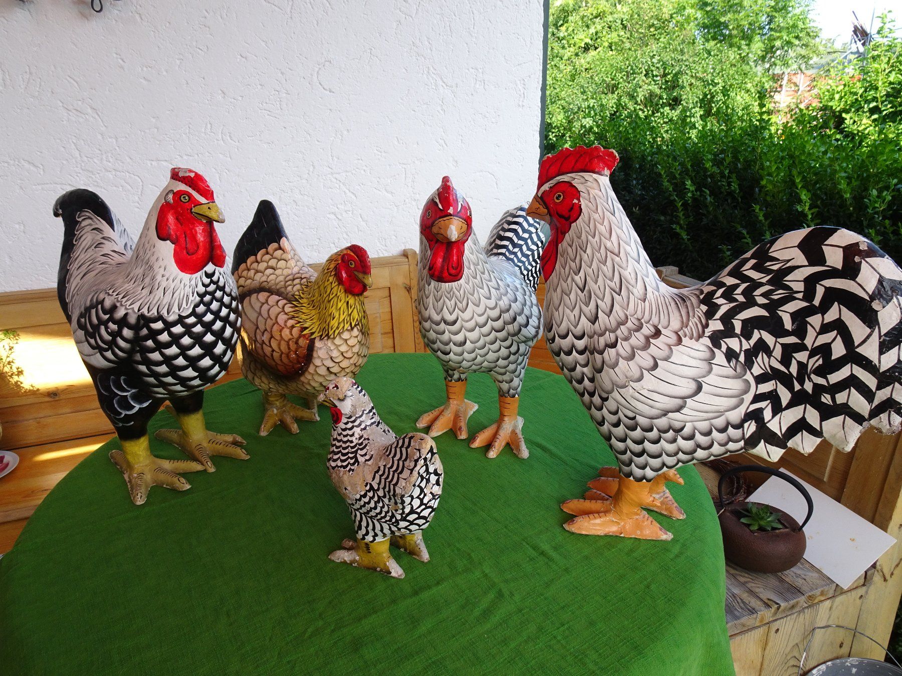 Tutte le decorazioni: Alte Hühner Familie – Usato da St.Gallen venduto da Diva021 2