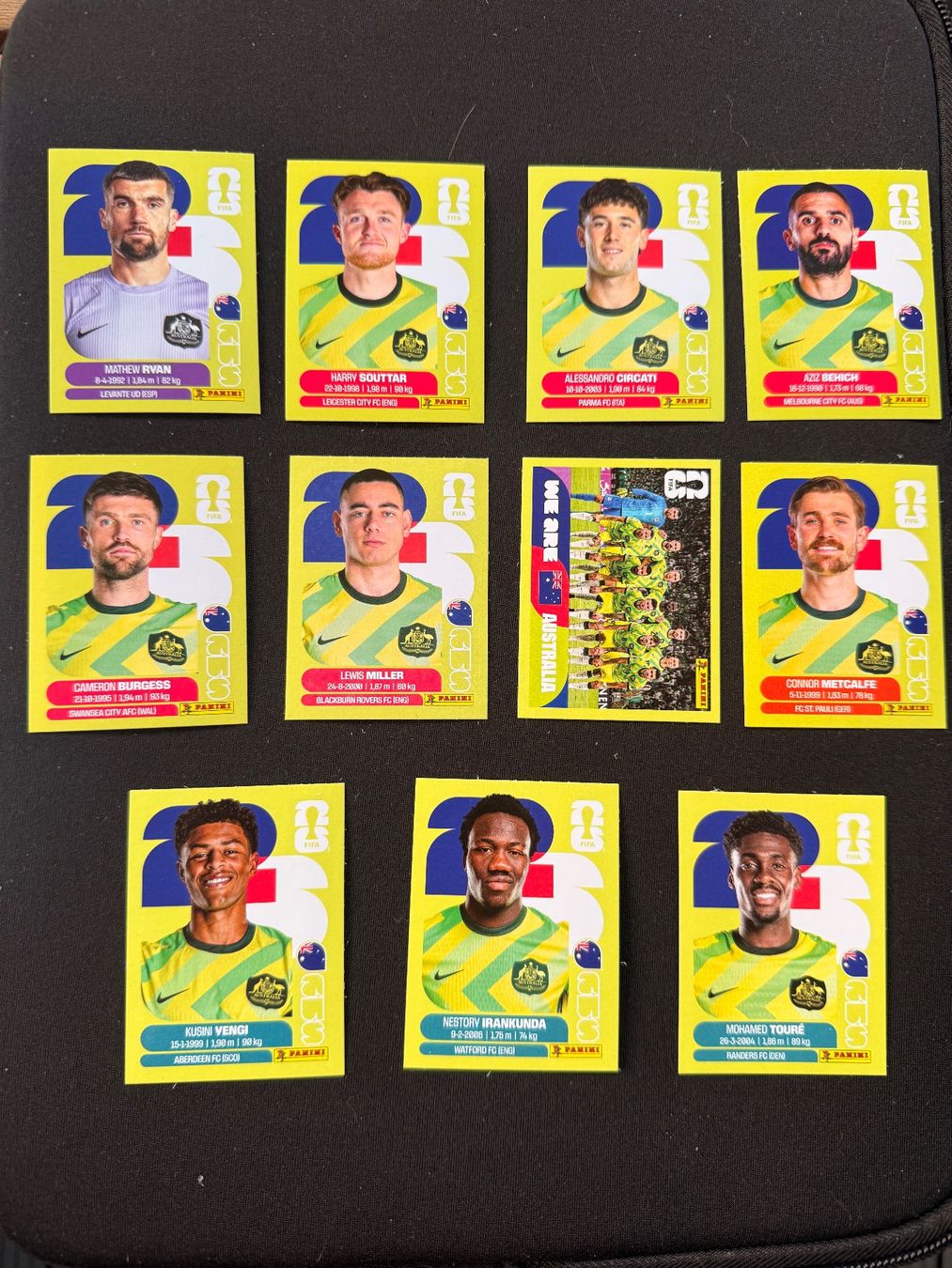 Panini Carte collezionabili: AUS - Australien / Panini WM 2026 Sticker – Nuovo (secondo la descrizione) da Lyss venduto da elm_66m6