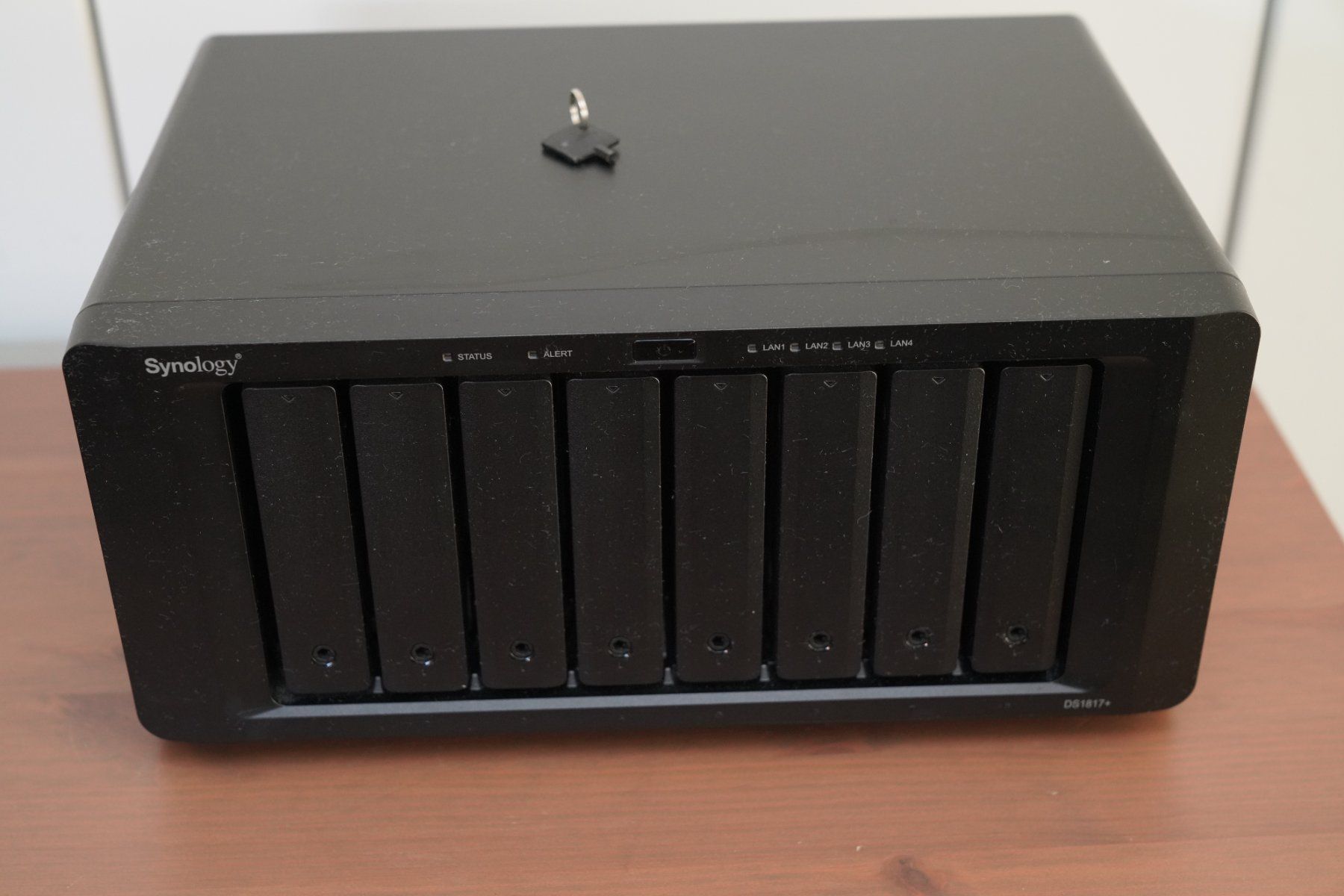 Synology Server: Synology Diskstation DS1817+ mit 16GB RAM und OVP – Usato da Zürich venduto da Lock5151
