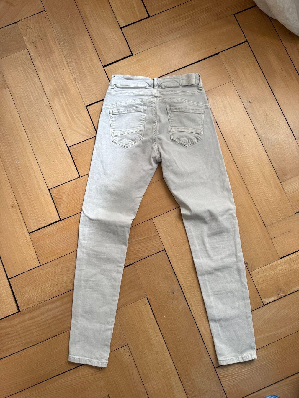 Jeans: Skinny Jeans hellgrau S – Usato da Zürich venduto da Diazaio 2
