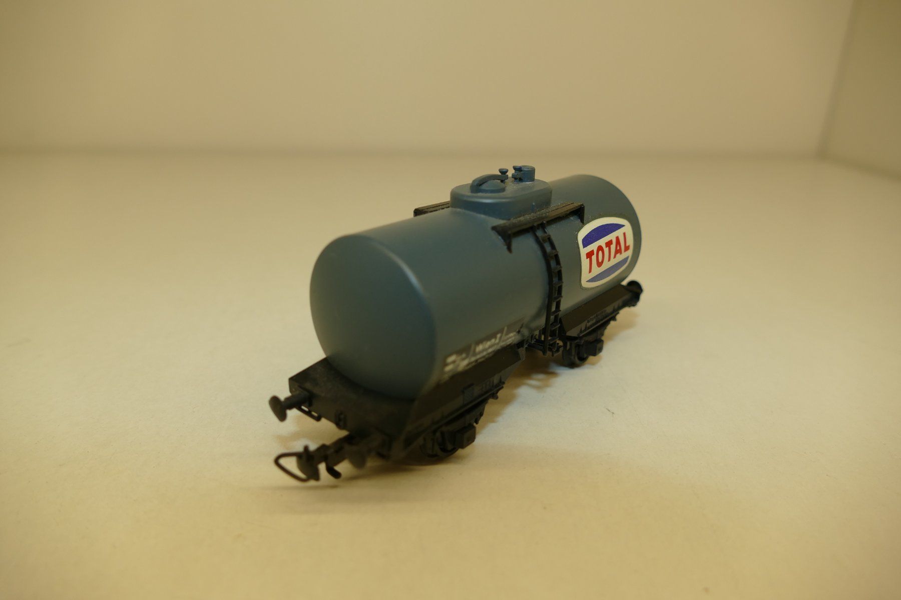 Kleinbahn Modellini di ferrovie: Kleinbahn H0: ÖBB Kesselwagen Total – Nuovo (secondo la descrizione) da Niederhasli venduto da rail-duerst 1