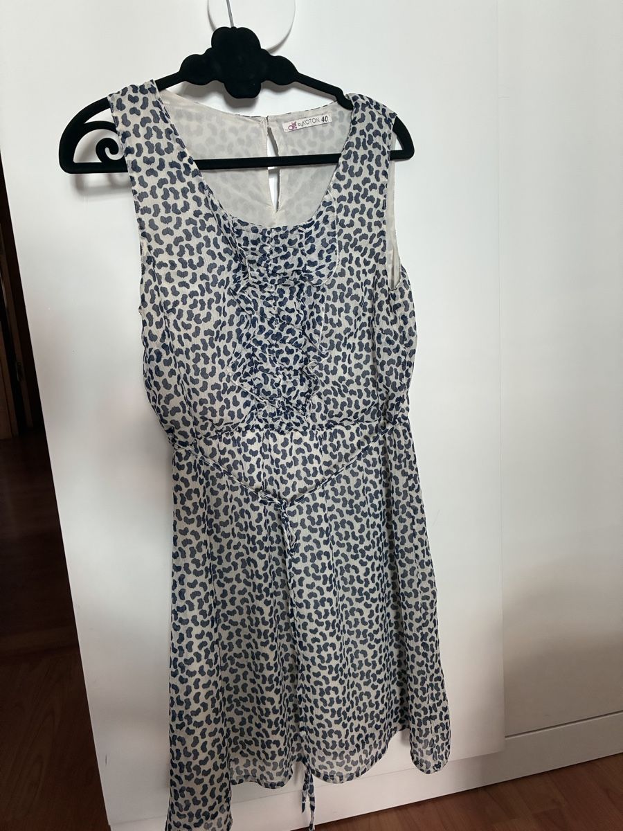 Robes: Hübsches Kleid – Neuf (Voir description) à Allschwil par eyl_bb8q 3