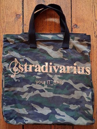 Stradivarius Tasche