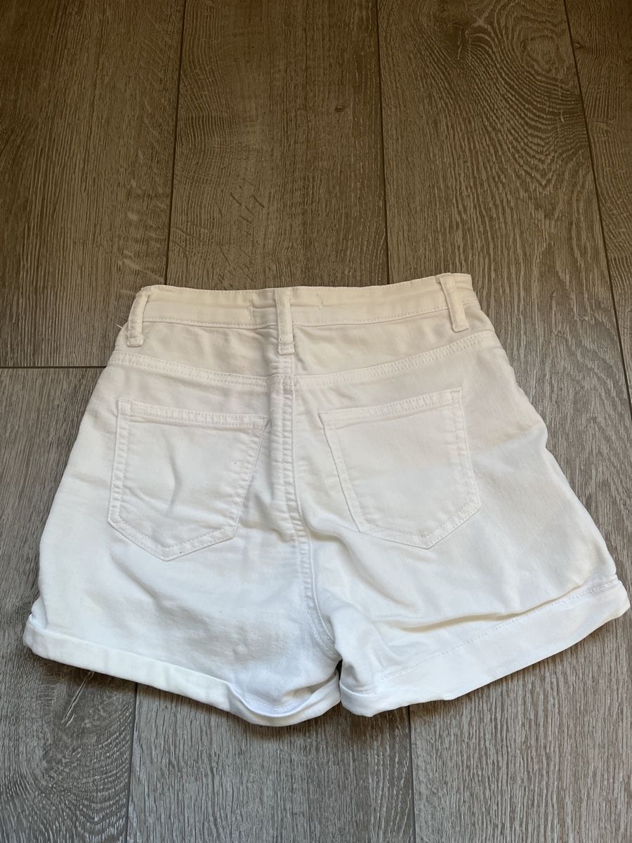 Tally Weijl Pantaloni: Short blanc – Usato da Le Locle venduto da Ophelhugy 1