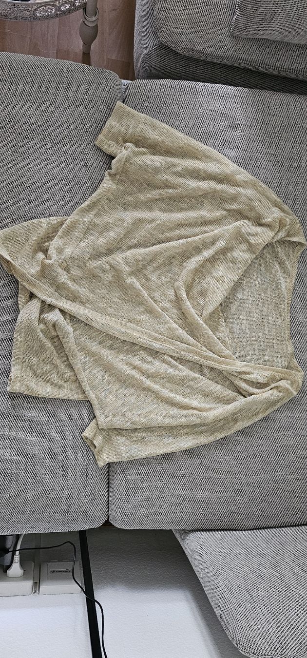 T-shirt: Damen Strickshirt gold – Usato da Zürich venduto da Yllka.ja