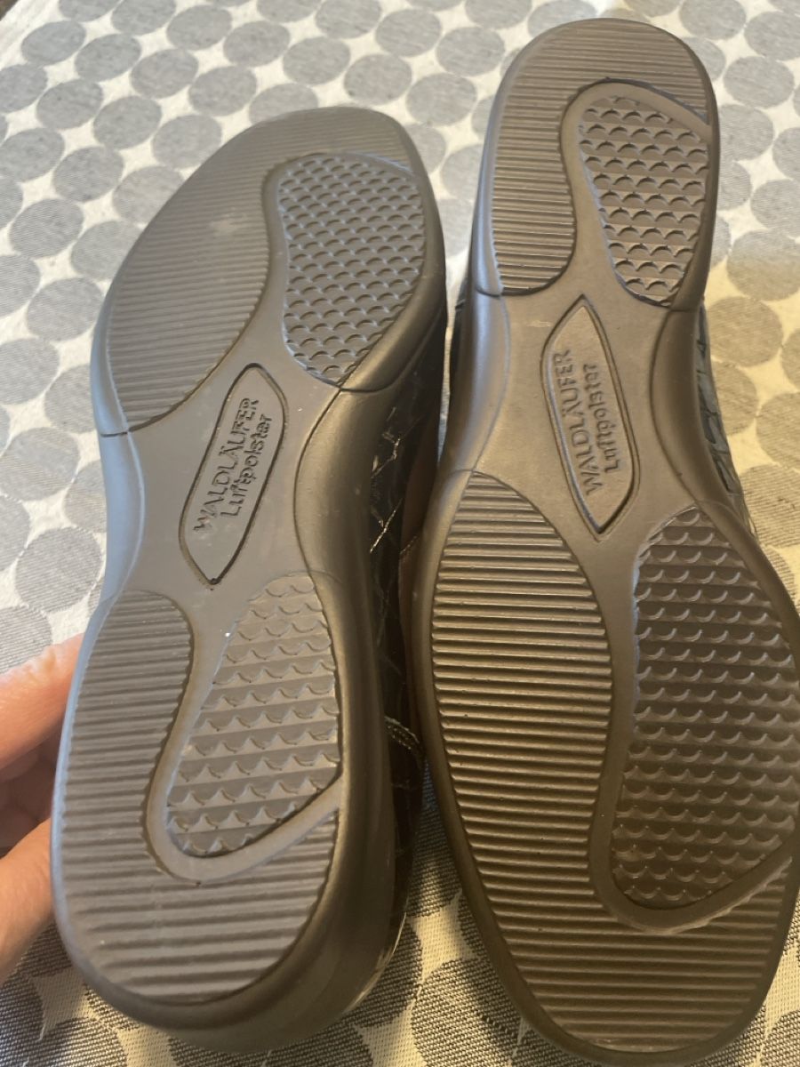 Scarpe da donna: Ungetragene Waldläufer Halbschuhe, 7 1/2 – Usato da Basel venduto da Jul17 2