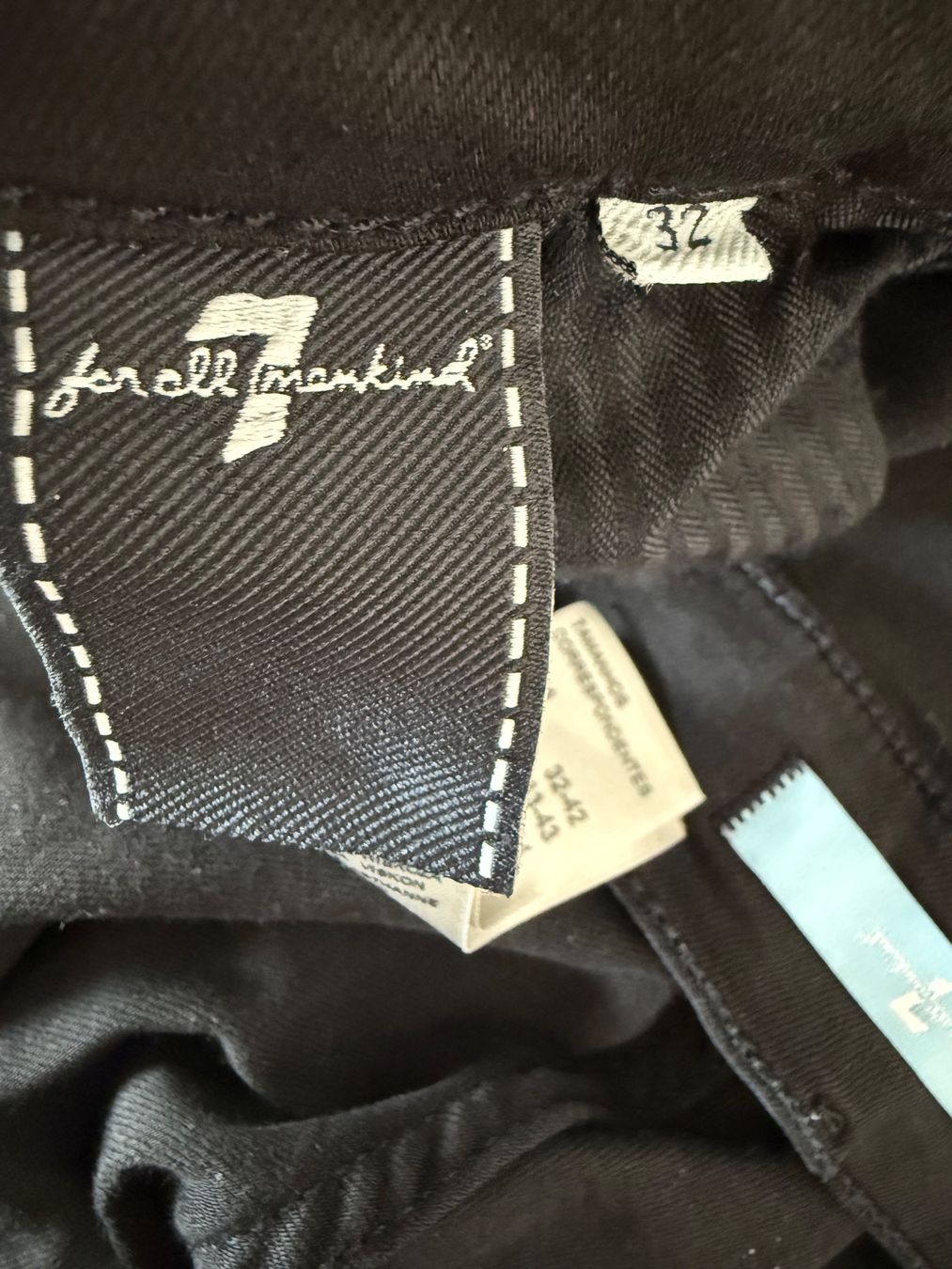 Mankind Jeans: 7 For All Mankind Jeans W32 Schwarz Bootcut – Gebraucht aus Basel von Rouge. 1