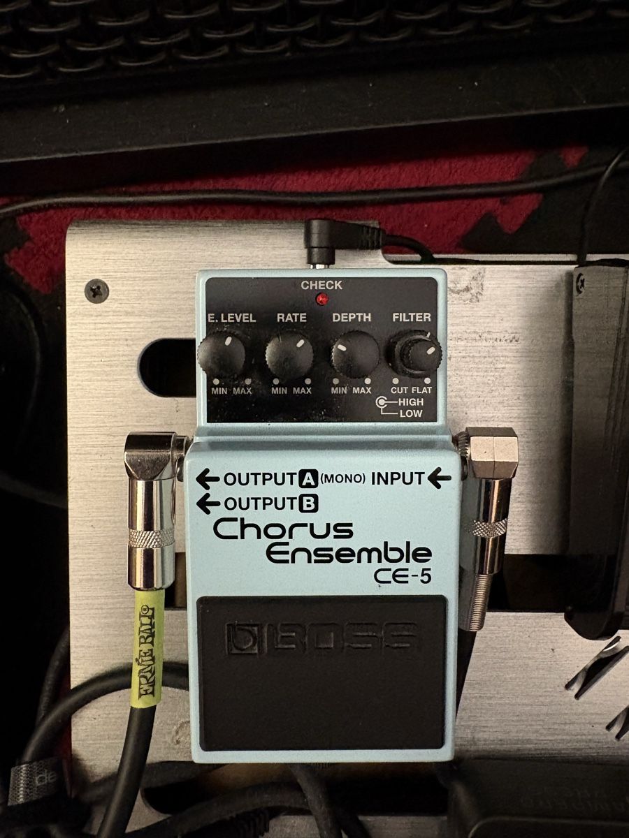 Boss Instruments de musique: Boss CE-5 Chorus Ensemble Effektpedal gebraucht – Neuf (Voir description) à Sargans par AP7320