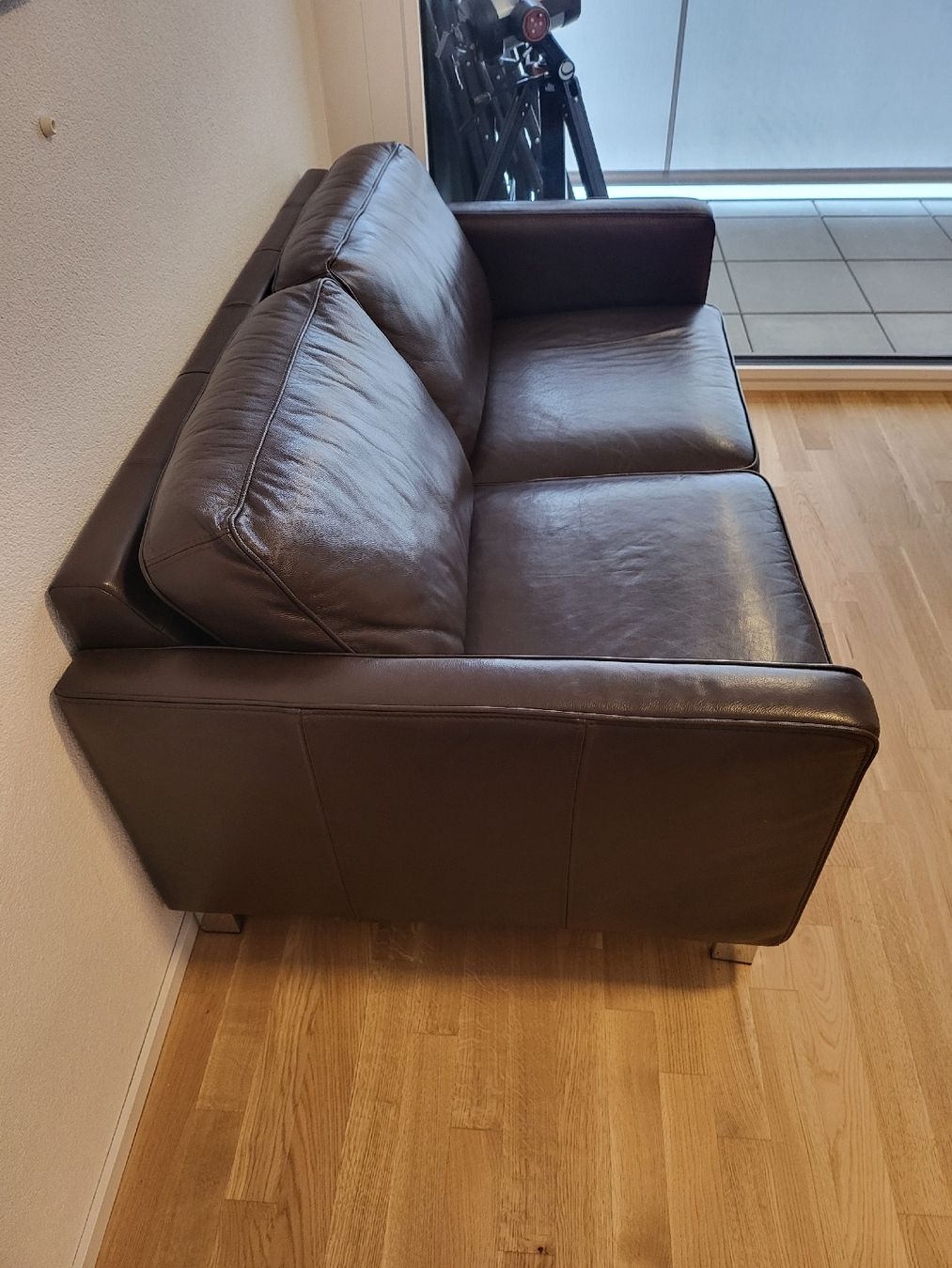 Divani: Braunes Ledersofa 2-Sitzer – Usato da Horw venduto da yan_f8l5 1