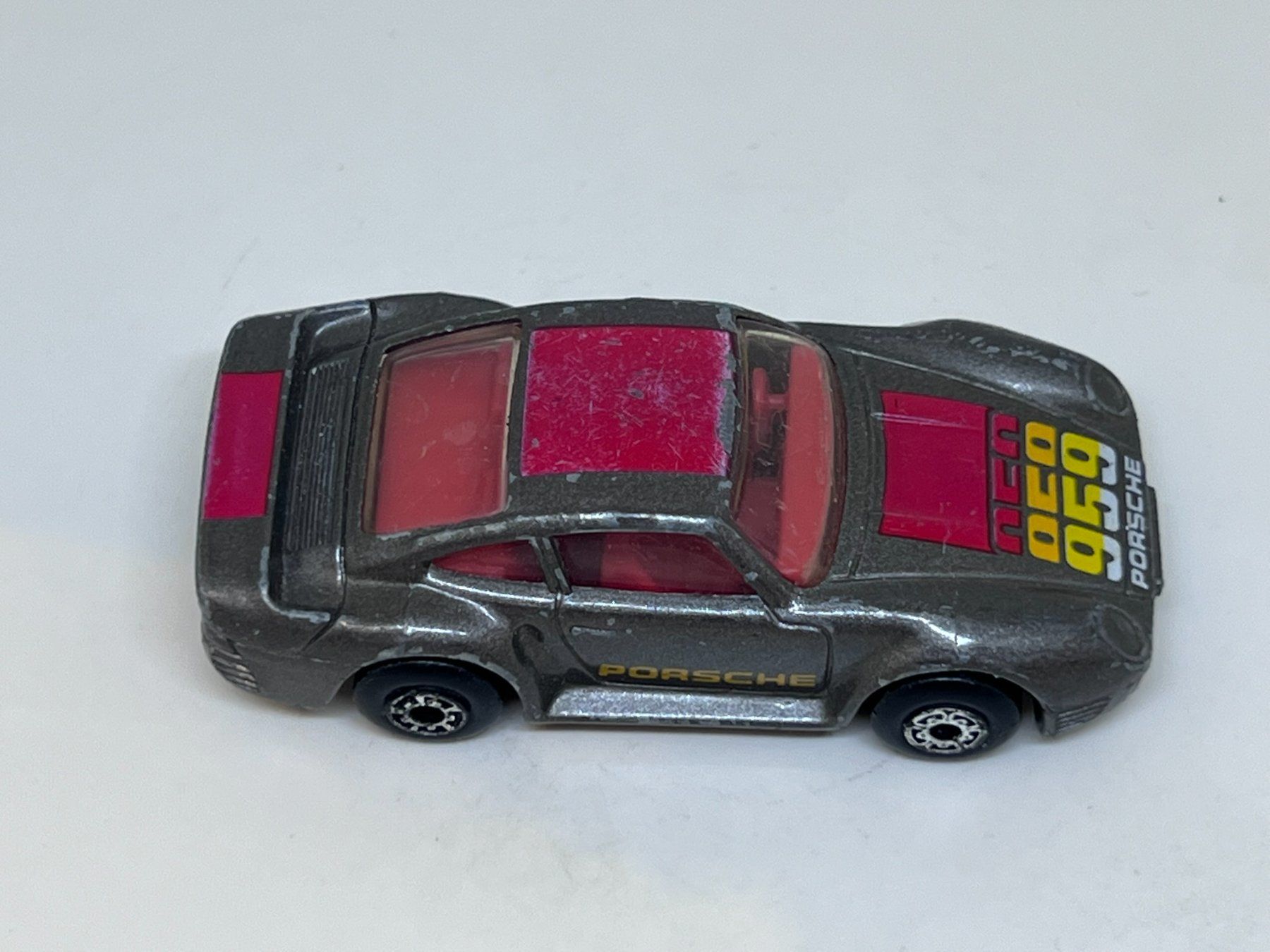 Matchbox Modellini d'auto: Matchbox Porsche 959 #718 – Usato da Wildegg venduto da LaaBoutique 1