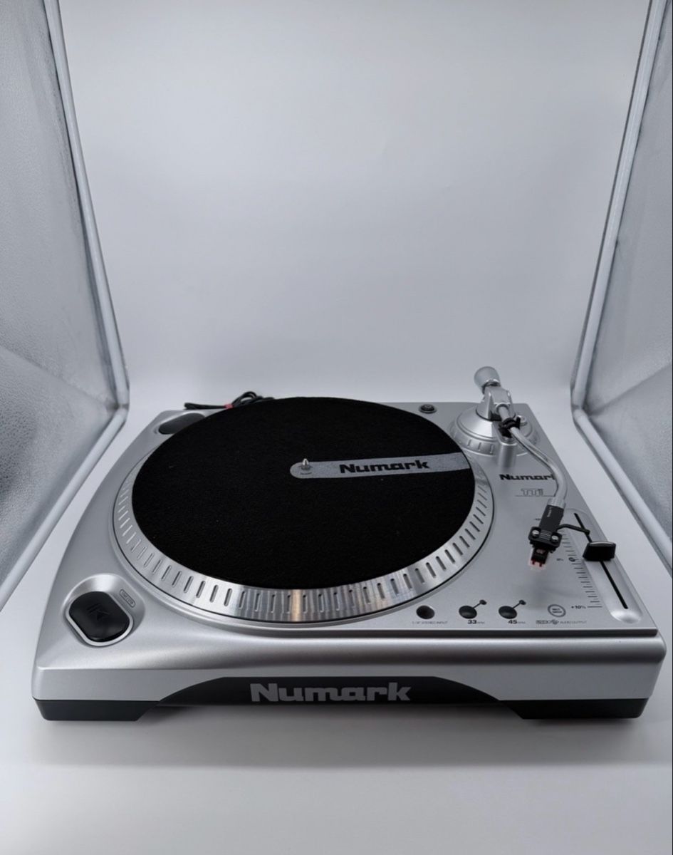 Numark Plattenspieler: Plattenspieler Numark TT USB – Gebraucht aus Gümligen von BazaarBazaar