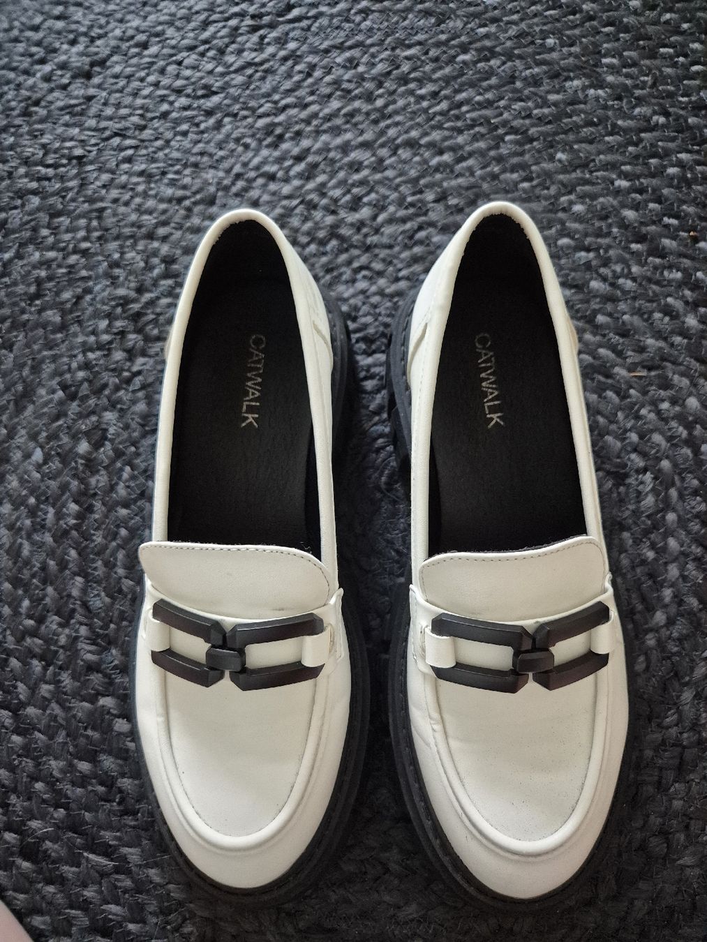 Scarpe da donna: Elegante Loafer mit Plateau – Usato da Uster venduto da panda_leptir 1