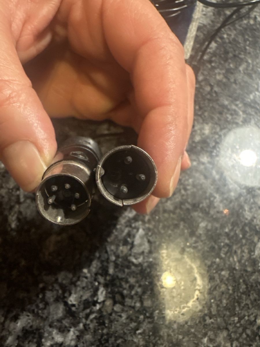 Philips Microphones: Philips Mikrofon mit Kabel und Box – D'occasion à Winterthur par 1122 2