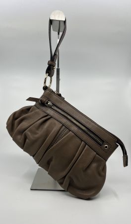 Pochette en cuir Coccinelle