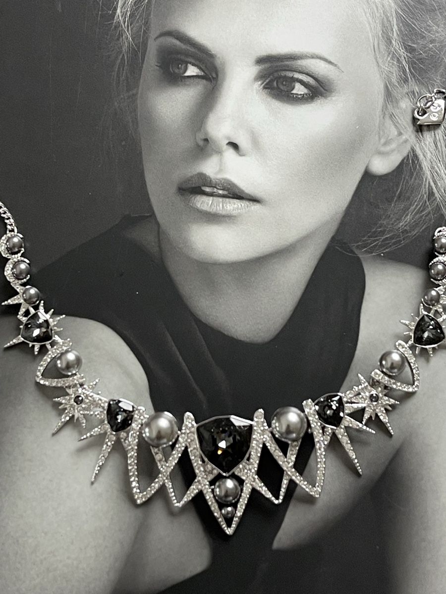 Swarovski Catenine: Swarovski Statement-Collier – Schwarzer Kristall & Perlen – Nuovo (secondo la descrizione) da Winkel venduto da Glamour-Style