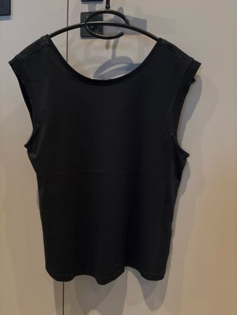 Esprit Top Gr. XS schwarz ärmellos sommerlich luftig ☀️