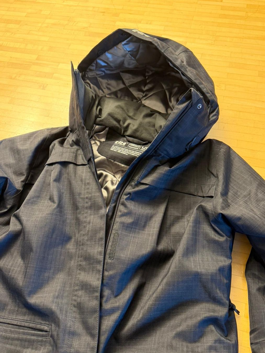 Helly Hansen Giacche: Damen-Skijacke Helly Hansen – Usato da Kestenholz venduto da cvx_889vv 3