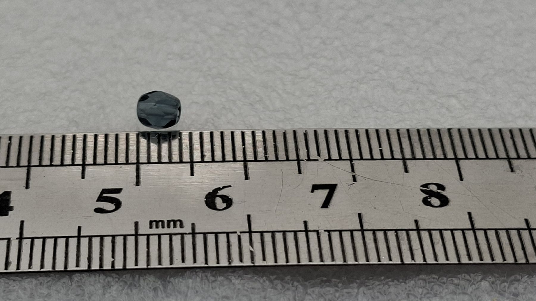 Perle (finte): Glasperlen, 4mm,50 Stück – Nuovo e nell'imballaggio originale da Kriens venduto da Wolly85 1