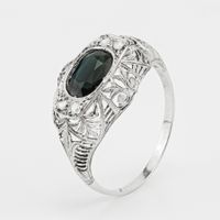 Antiker Ring aus 18-karätigem Weißgold mit Saphir-Diamanten