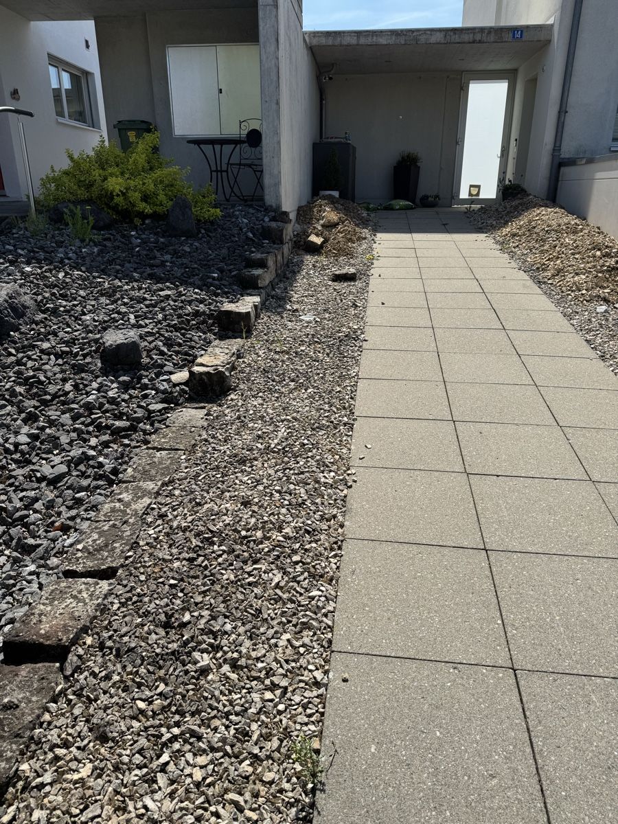 Pietre & tegole: Randsteine / Gartensteine fast gratis - selbstabholen 8182 – Usato da Hochfelden venduto da Patrick_222 2