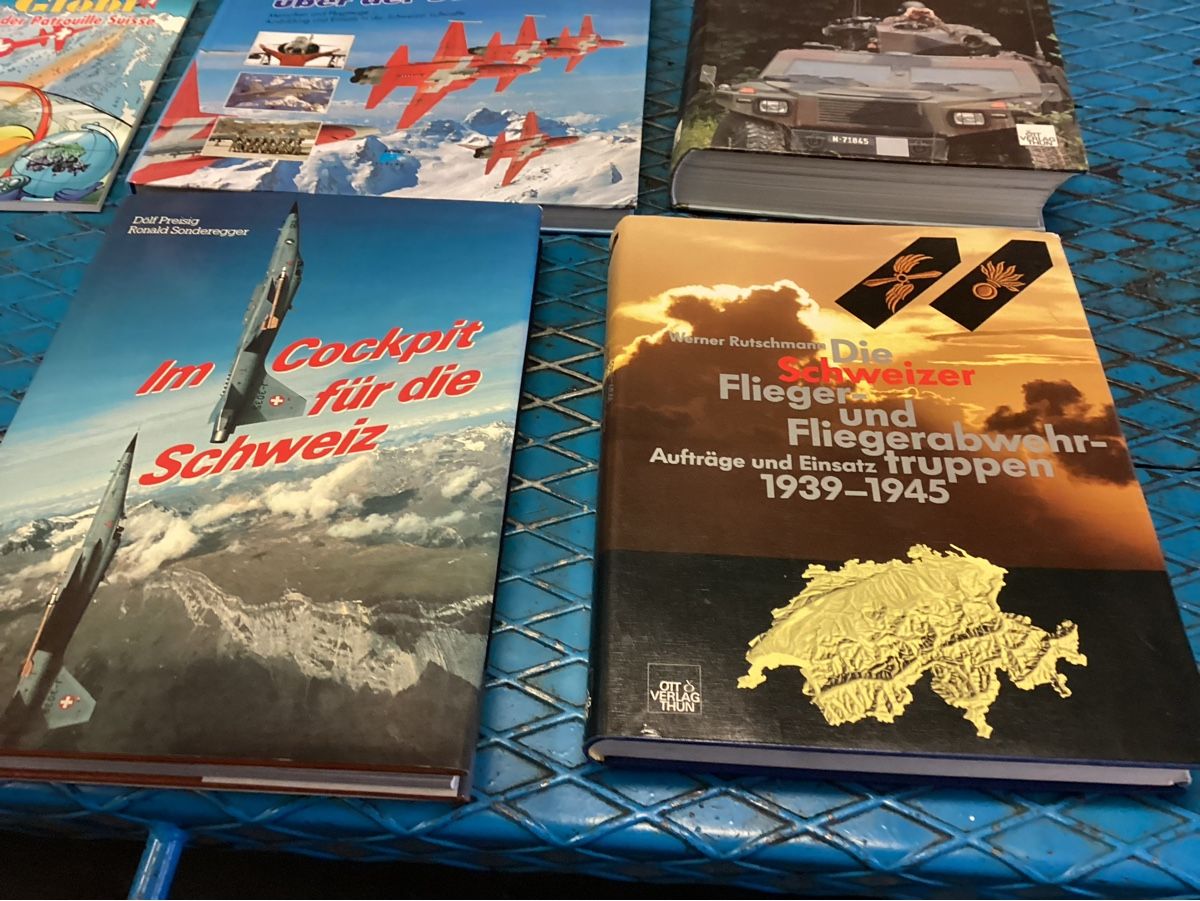Libri: Bücher: Schweizer Luftwaffe, Armee,  – Usato da Flims Dorf venduto da Actrosmb 2