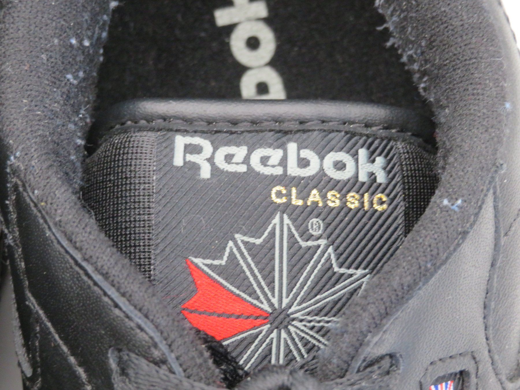 Reebok Scarpe da uomo: Reebook Sneakers Classic Schwarz Gr. 40.5 – Usato da Reinach BL venduto da WBZ-Flohmarkt 5