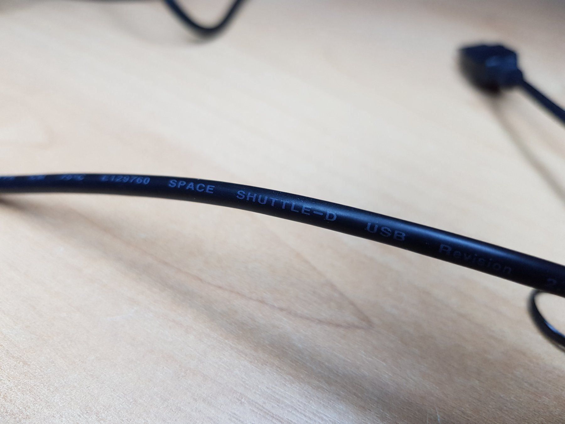 Cavi: USB Shuttle CABLE E129760 180-10161-00 – Usato da Bionnens venduto da Meg011 4