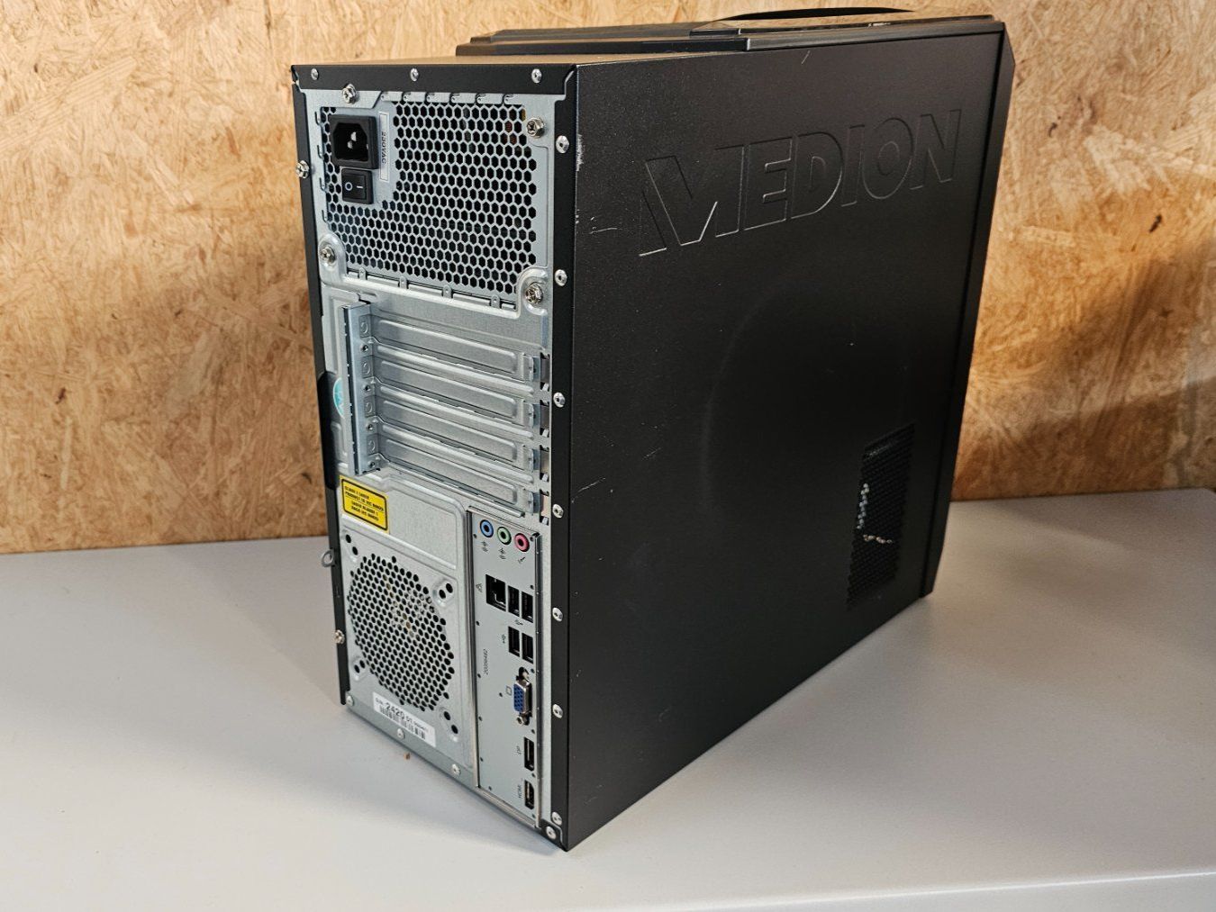 Medion PC: Medion Desktop-PC – Intel Core i3-4170, 4 GB RAM, Windows 10 – Usato da Koppigen venduto da Bracher_Mail-House 4