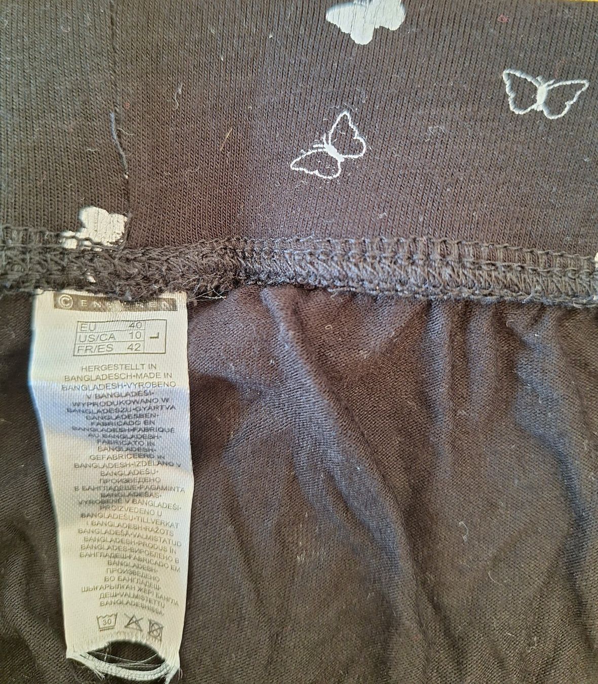 Pantaloni: Schwarze Stoffhose mit Schmetterlingsmuster – Nuovo (secondo la descrizione) da Münchenstein venduto da soistes 3