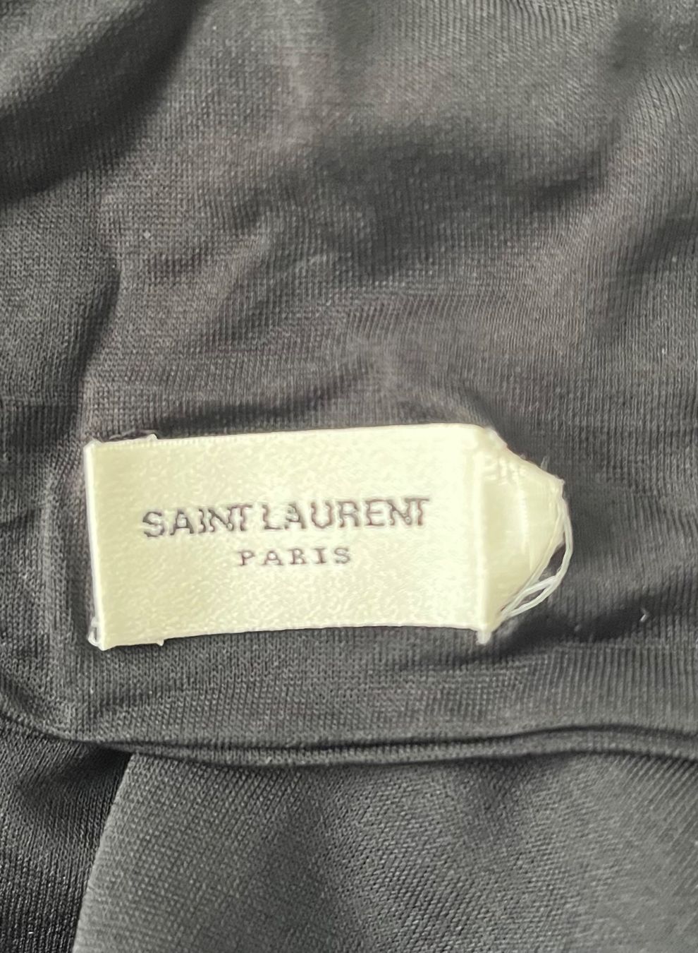 Saint Laurent T-shirt: Saint Laurent, Top avec traîne – Nuovo (secondo la descrizione) da Genève venduto da dachaw 3