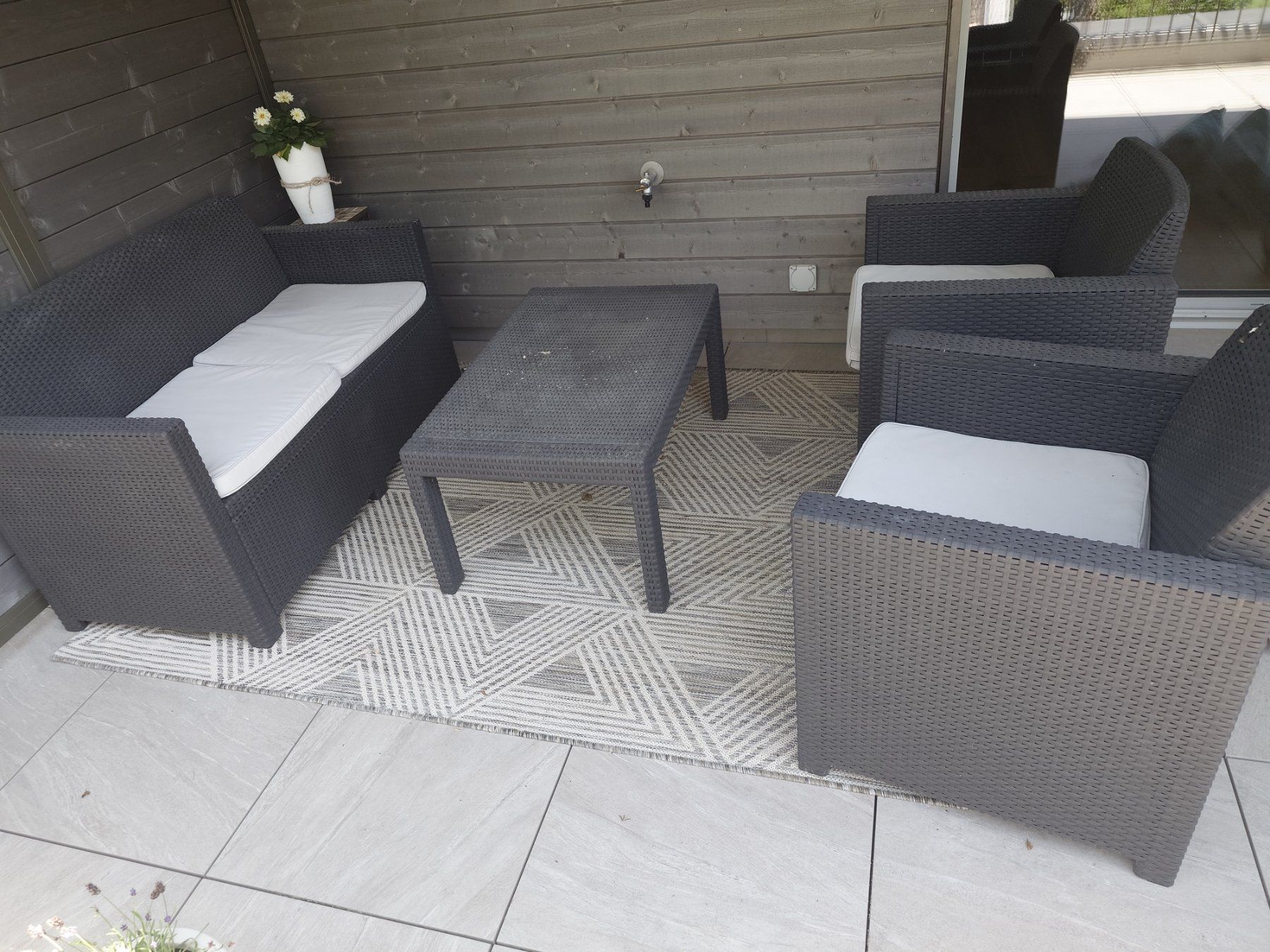 Set di tavolo e panche: Gartenlounge Polyratten anthrazit – Usato da Lyss venduto da keplan44