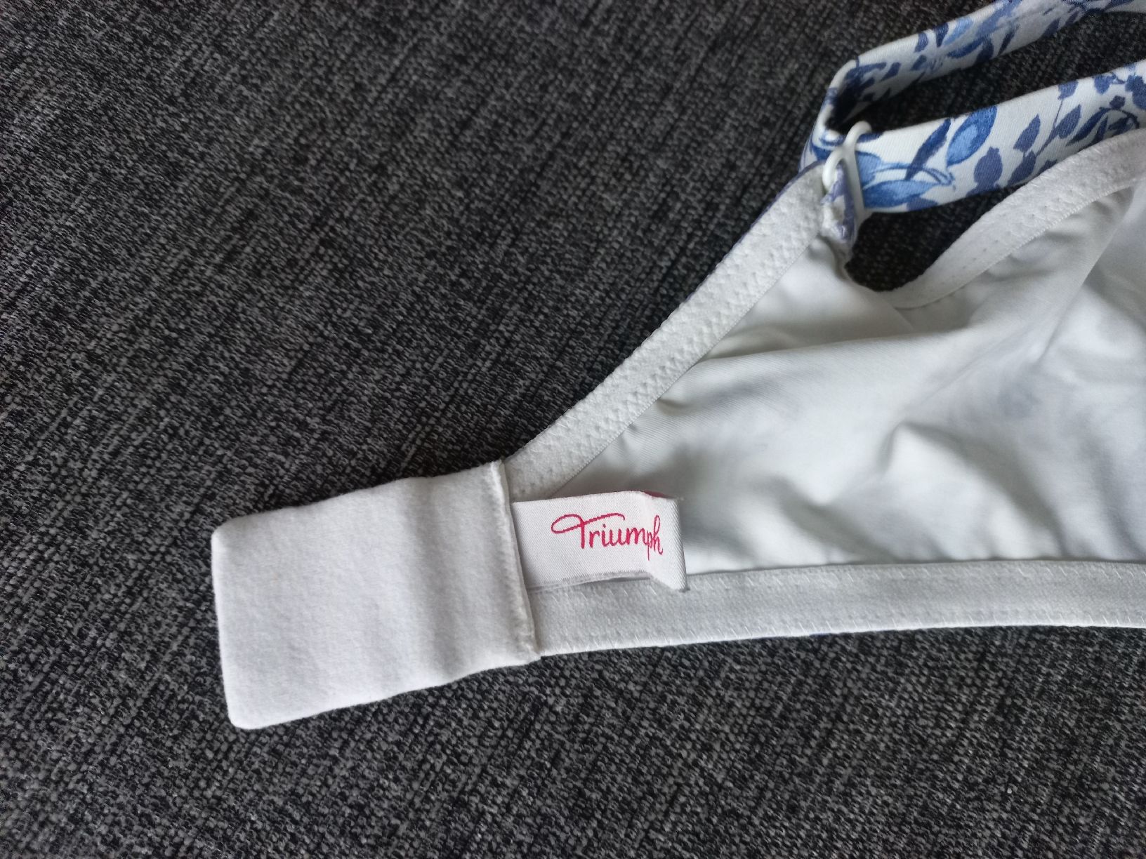 Altra biancheria intima: BH Gr. 100F von Triumph ungetragen – Nuovo (secondo la descrizione) da Oberuzwil venduto da venditum. 3