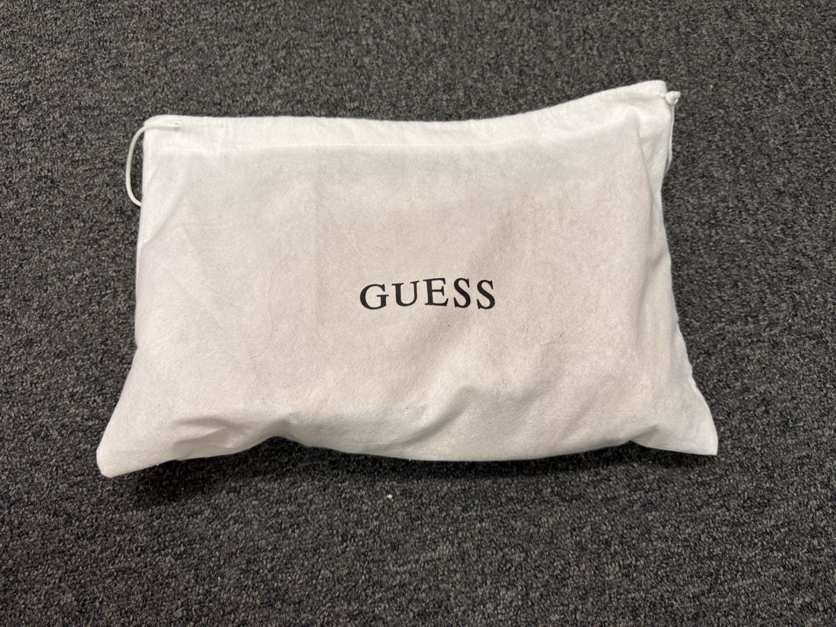 Guess Borse da donna: Damentasche Guess - gesteppt beige mit Kette  – Nuovo (secondo la descrizione) da Zürich venduto da daki81 3
