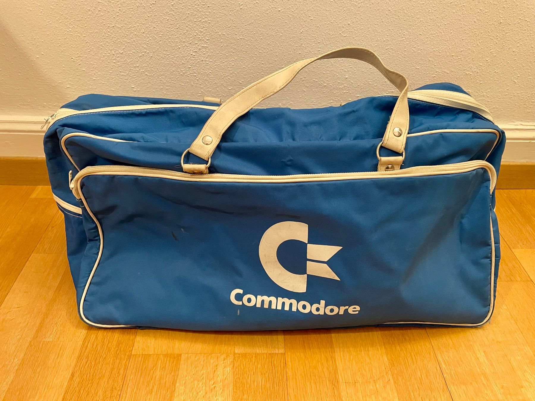Borse: KULT - Original 80er Commodore Tasche – Usato da Zürich venduto da molok78 1