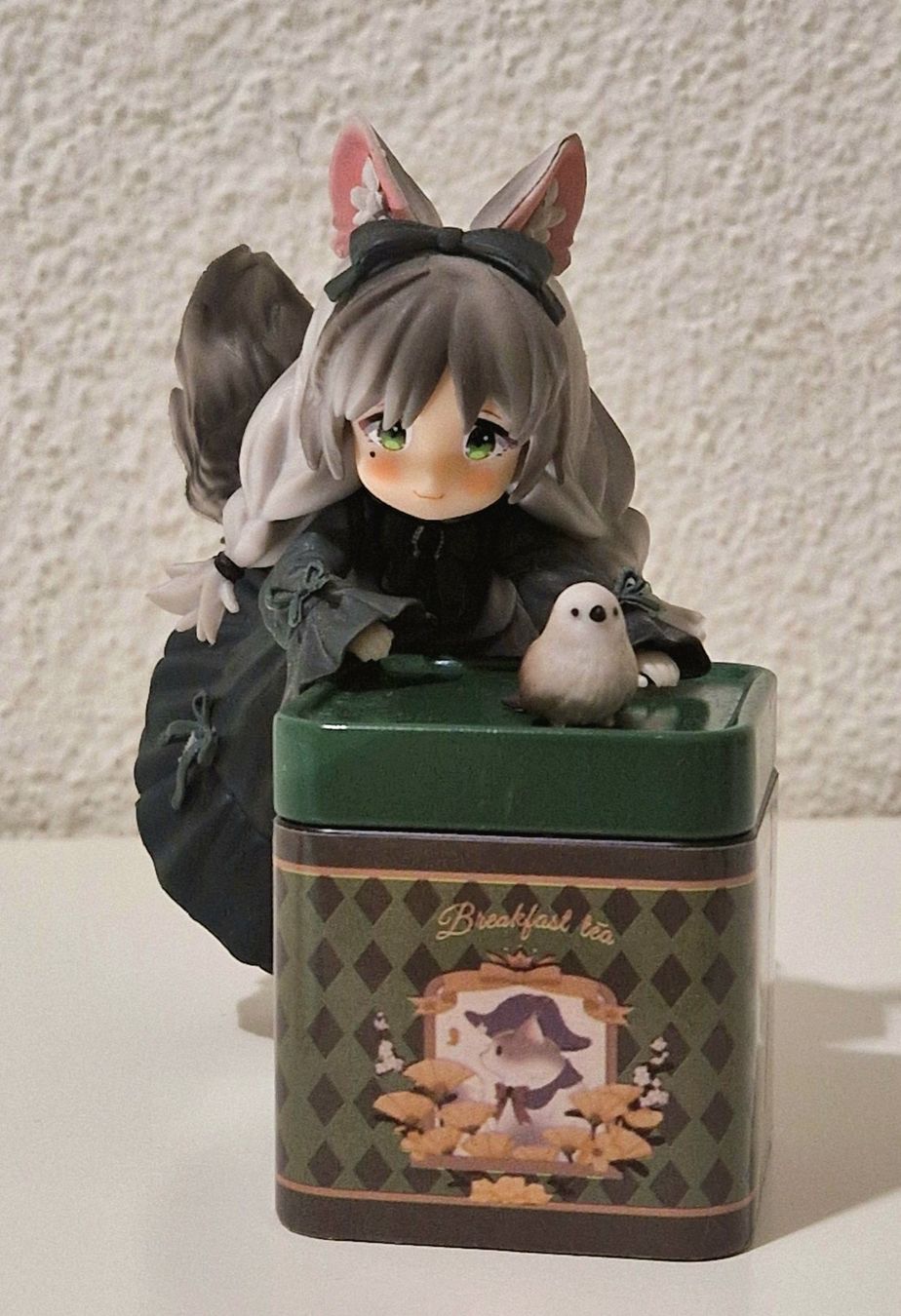 Statuette: Kleine Figur + Teedose – Usato da Zürich venduto da New_username