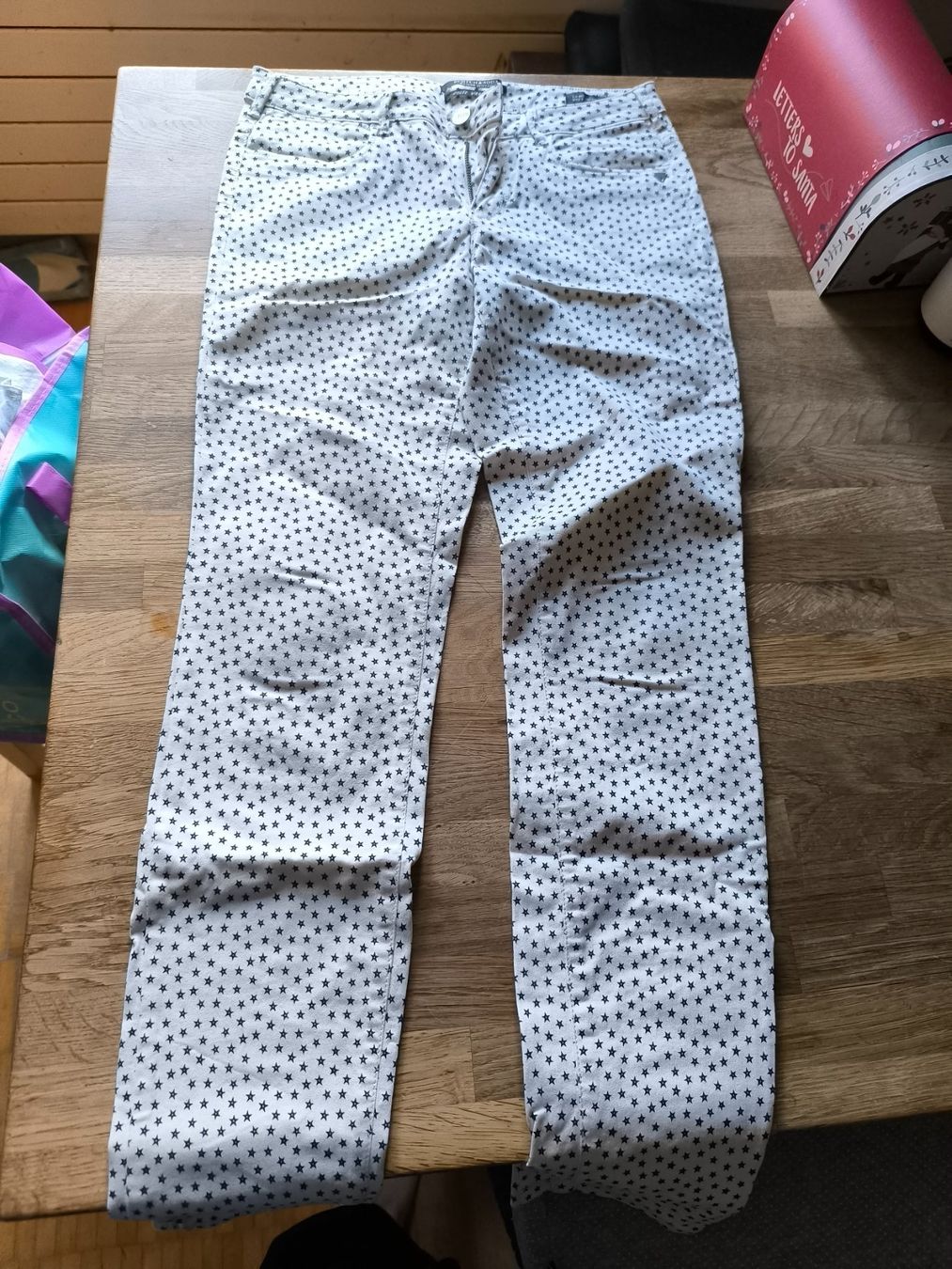 Maison Scotch Pantaloni: Mädchenhose 28/32 mit Sternli – Nuovo (secondo la descrizione) da Gebenstorf venduto da Genx74