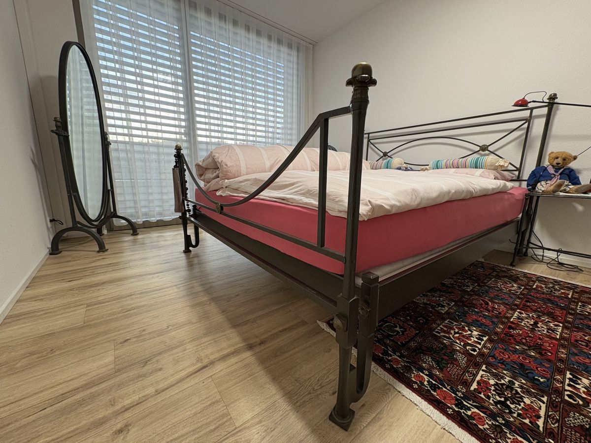 Pfister Lits: Massives Bettgestell Eisen – D'occasion à Kernenried par larisu 1