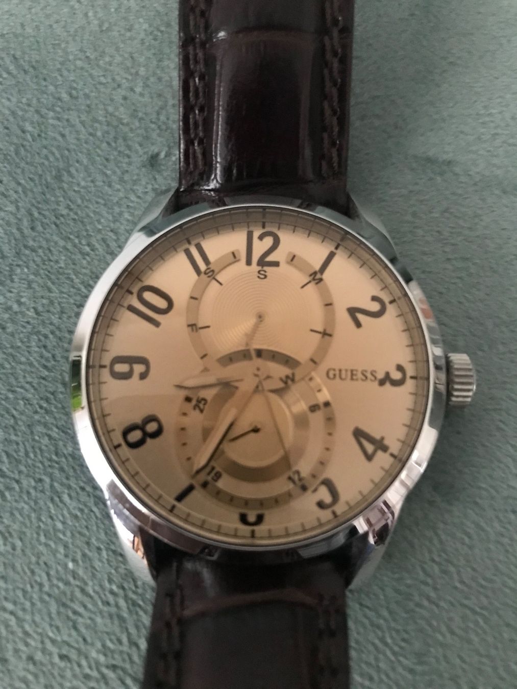 Guess Uhren: Guess Chronograph – Gebraucht aus St.Gallen von darkmoto11