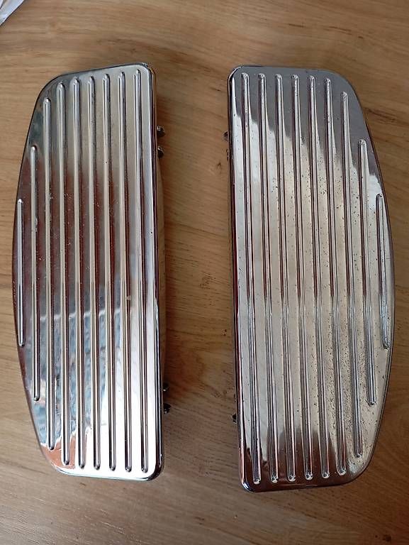Alle Motorradersatzteile: Fussraster Original für Harley Davidson – Gebraucht aus Niederdorf von muenchenstein