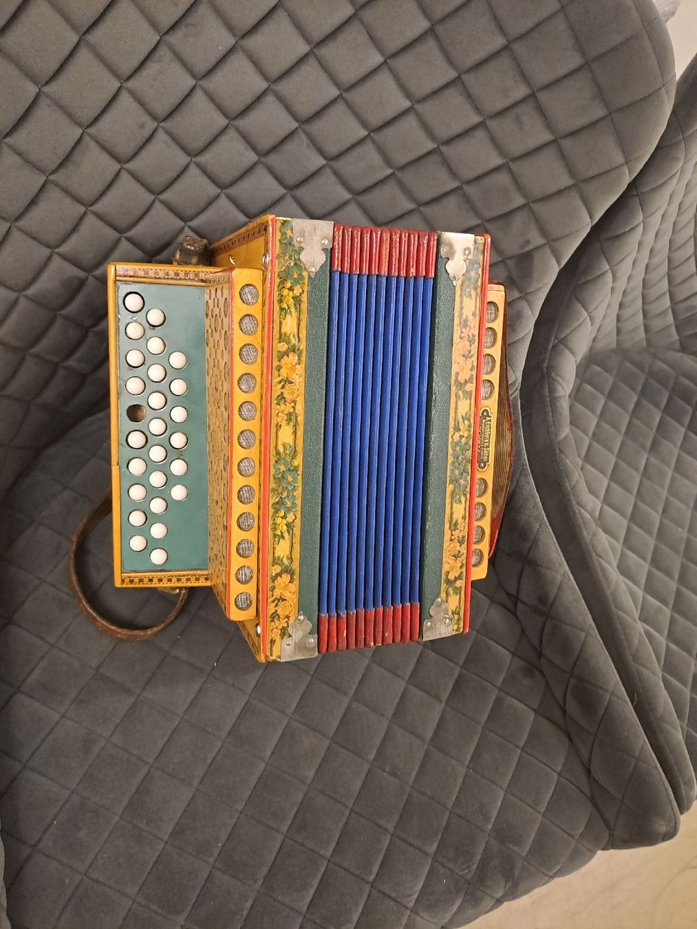 Eichhorn Strumenti musicali: Eichhorn orgeli – Usato da Villeneuve venduto da BibiVintage