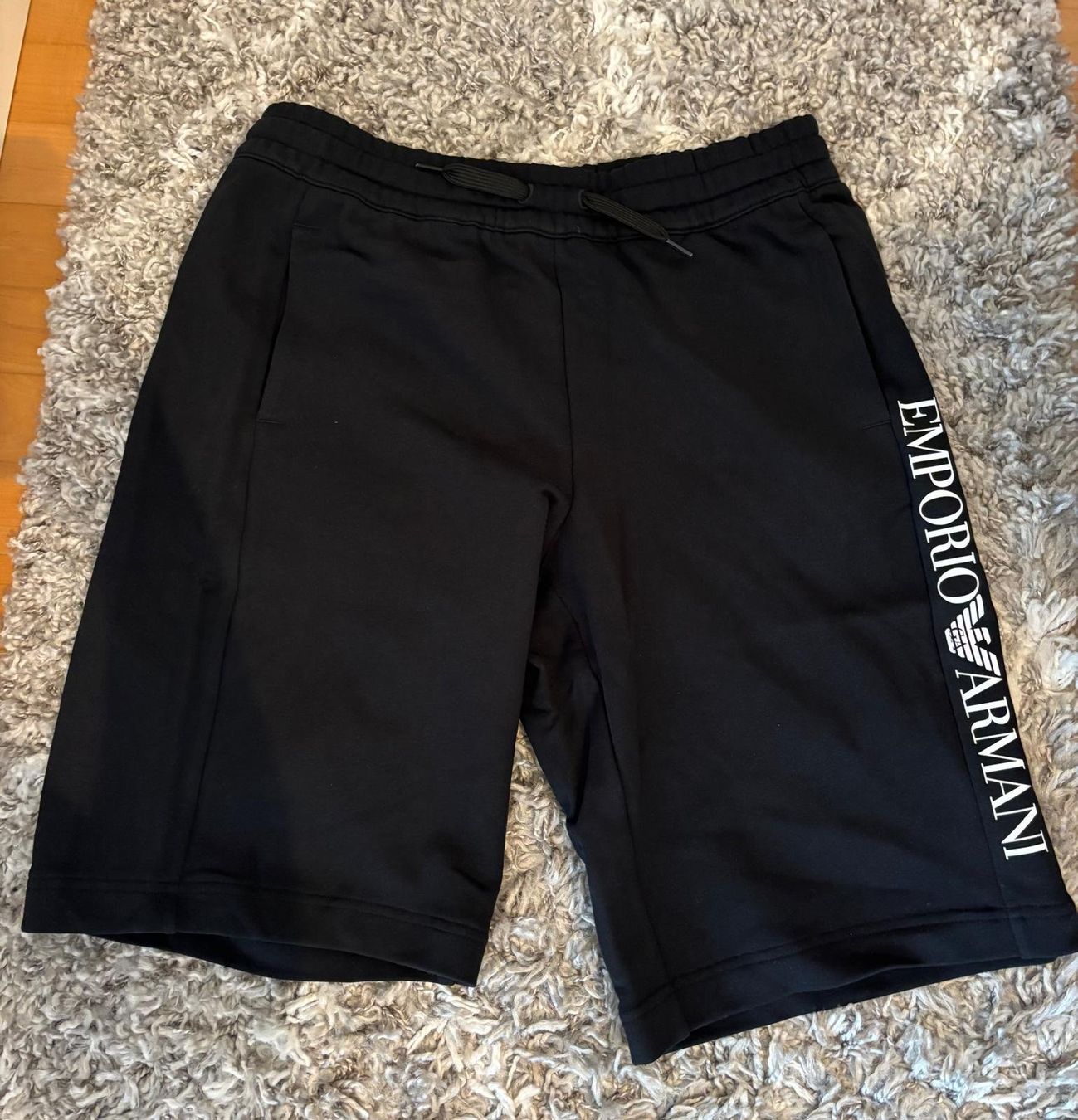 Armani Pantalons: EA7 Armani Shorts Schwarz neu – Neuf avec emballage d'origine à Würenlos par eli_ljz5