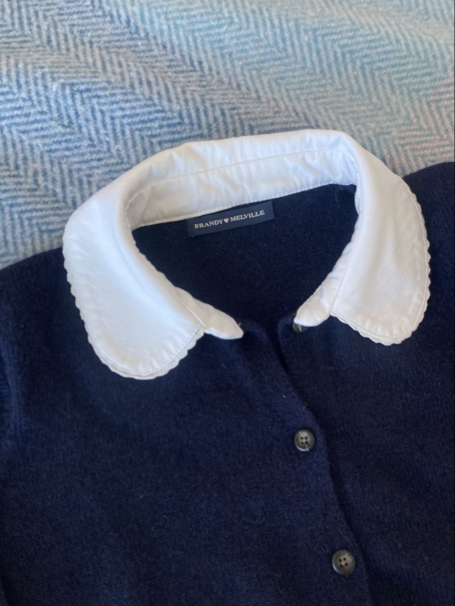 Brandy Melville Maglioni & Felpe: Brandy Melville wool cardigan  – Usato da Bottmingen venduto da Poppyfields 2