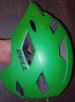 Casque vélo enfant Bell, très bon état.
