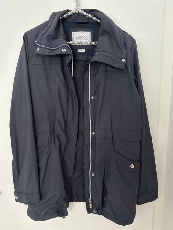 GEOX Übergangsjacke Gr. 38 anthrazit atmungsaktiv